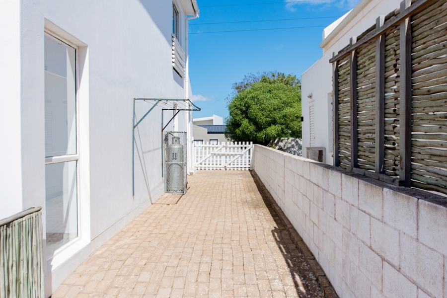 4 Bedroom Property for Sale in Britannia Bay Western Cape